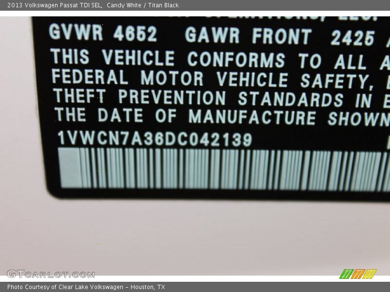Candy White / Titan Black 2013 Volkswagen Passat TDI SEL
