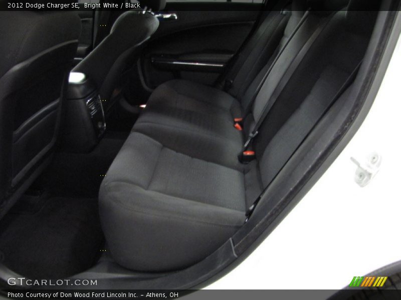 Bright White / Black 2012 Dodge Charger SE