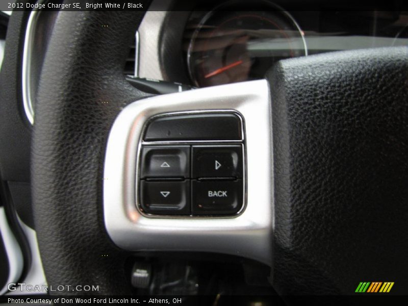 Bright White / Black 2012 Dodge Charger SE