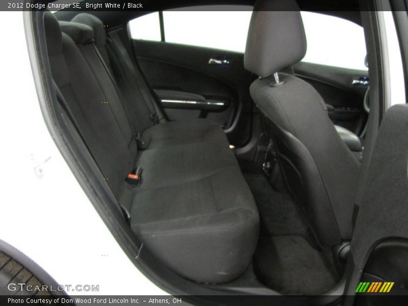 Bright White / Black 2012 Dodge Charger SE