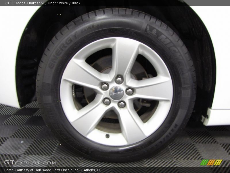 Bright White / Black 2012 Dodge Charger SE
