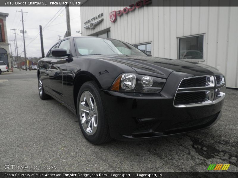 Pitch Black / Black 2013 Dodge Charger SE
