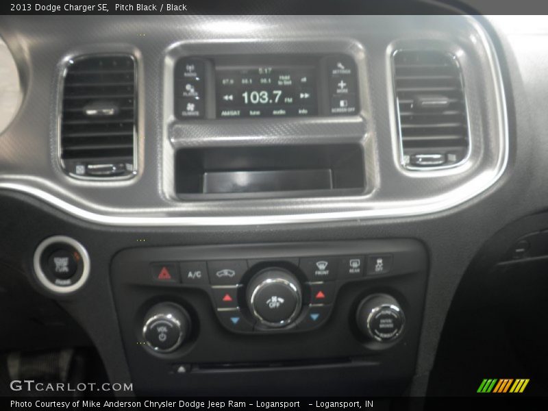 Pitch Black / Black 2013 Dodge Charger SE