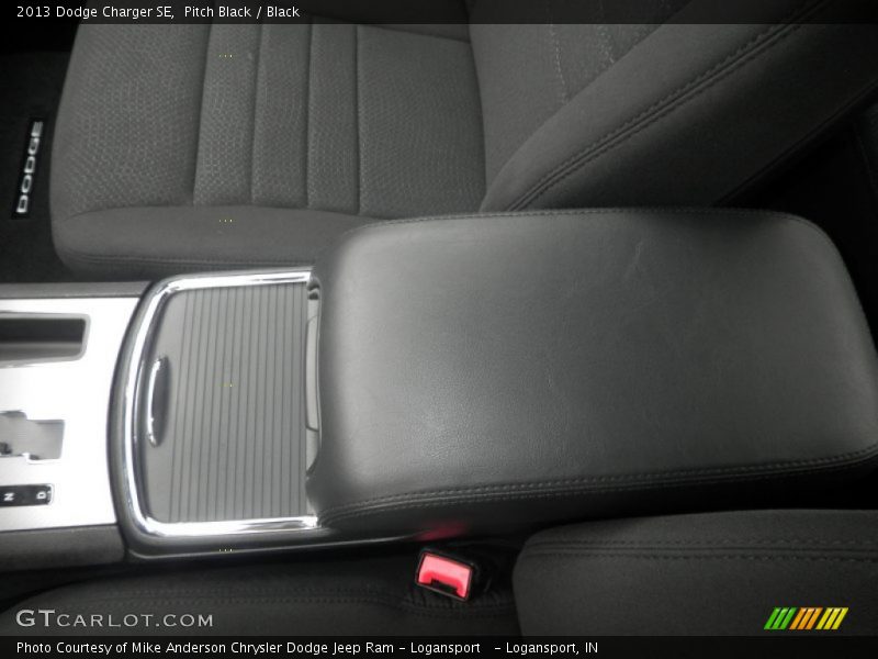 Pitch Black / Black 2013 Dodge Charger SE