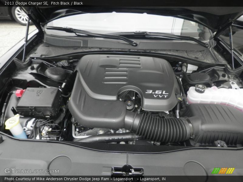 Pitch Black / Black 2013 Dodge Charger SE