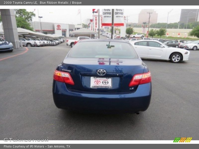 Blue Ribbon Metallic / Bisque 2009 Toyota Camry LE