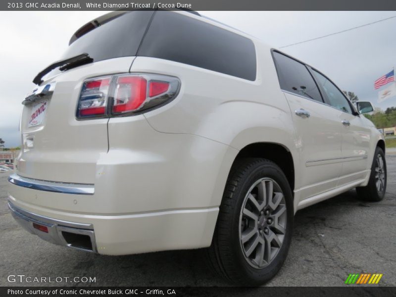 White Diamond Tricoat / Cocoa Dune 2013 GMC Acadia Denali