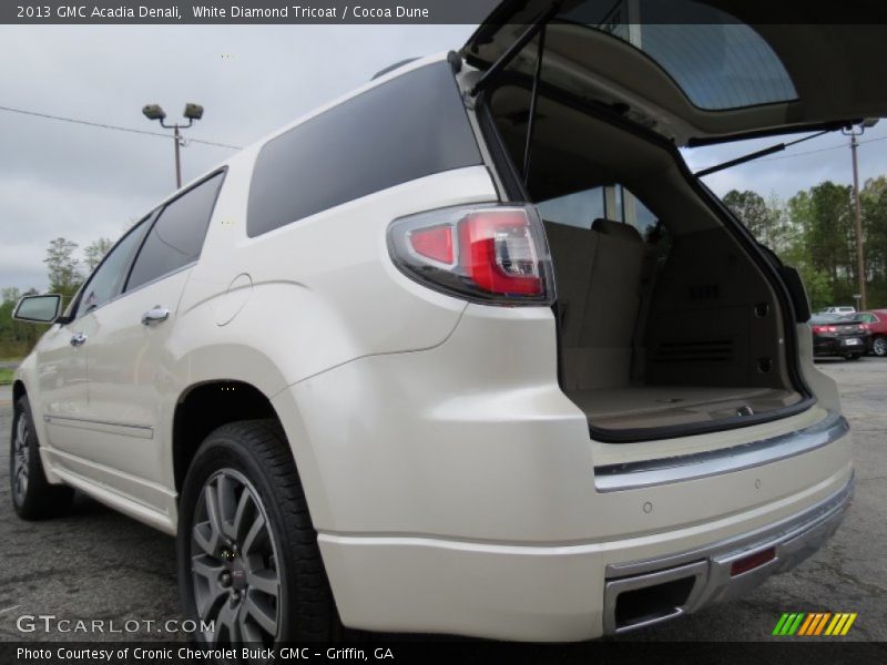 White Diamond Tricoat / Cocoa Dune 2013 GMC Acadia Denali