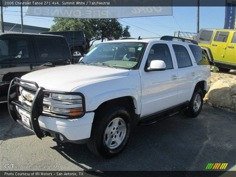 Front 3/4 View of 2006 Tahoe Z71 4x4