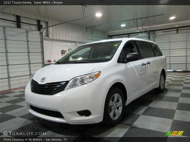 Super White / Bisque 2012 Toyota Sienna
