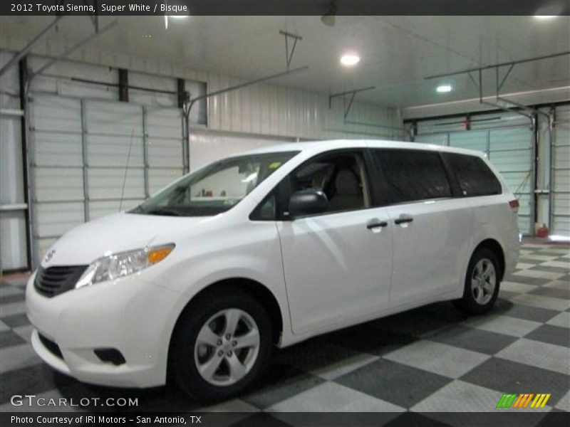 Super White / Bisque 2012 Toyota Sienna