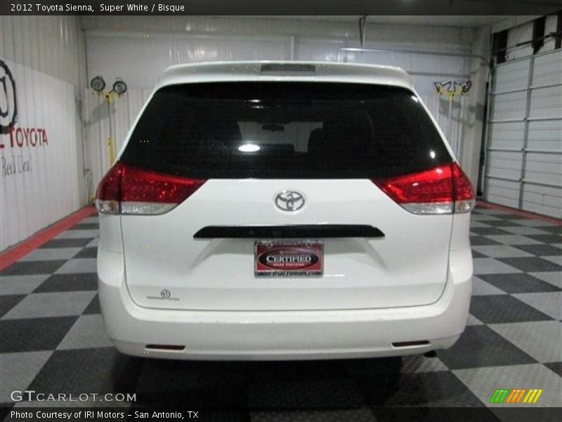 Super White / Bisque 2012 Toyota Sienna