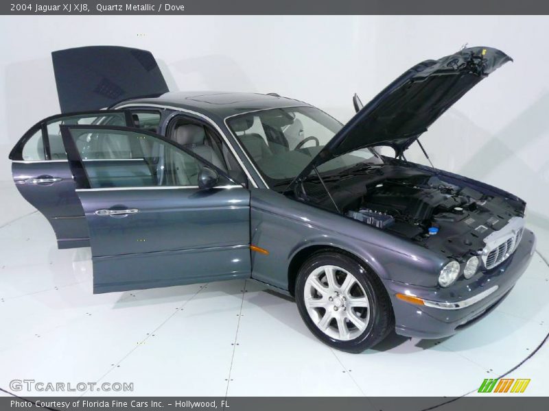 Quartz Metallic / Dove 2004 Jaguar XJ XJ8