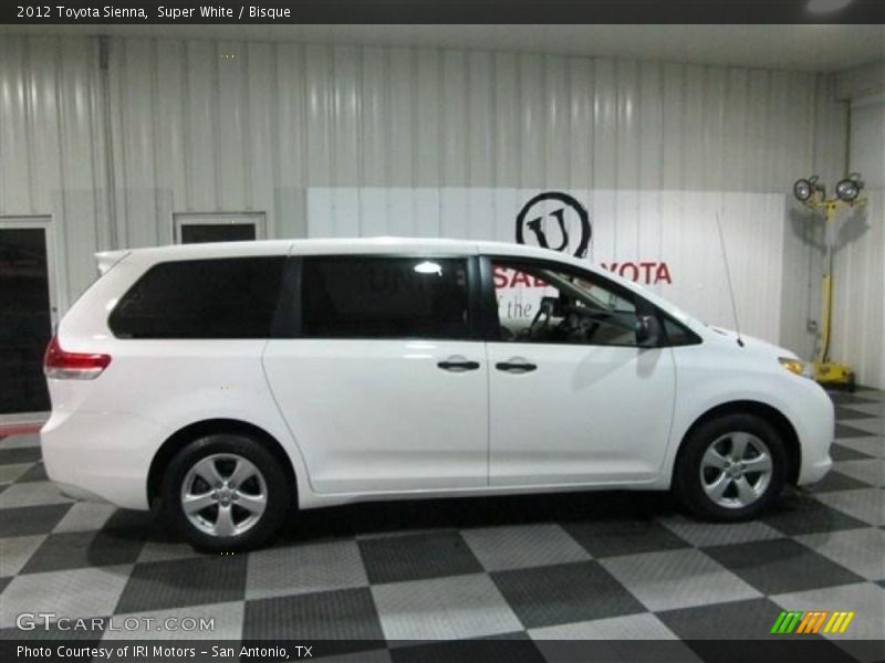 Super White / Bisque 2012 Toyota Sienna