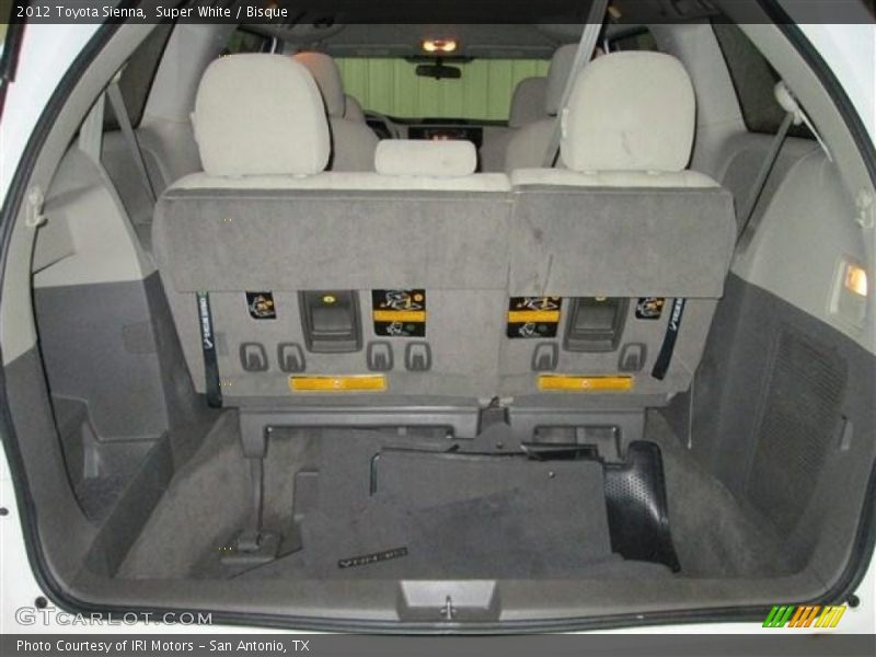Super White / Bisque 2012 Toyota Sienna