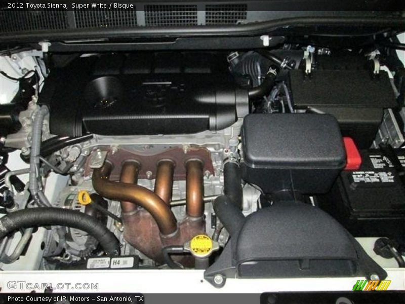 Super White / Bisque 2012 Toyota Sienna