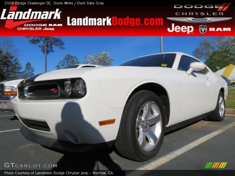 Stone White / Dark Slate Gray 2009 Dodge Challenger SE