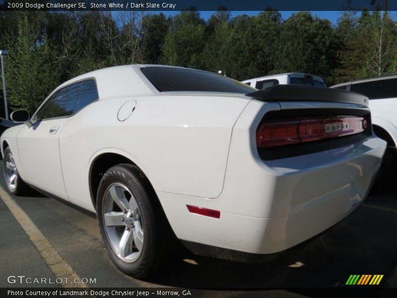 Stone White / Dark Slate Gray 2009 Dodge Challenger SE