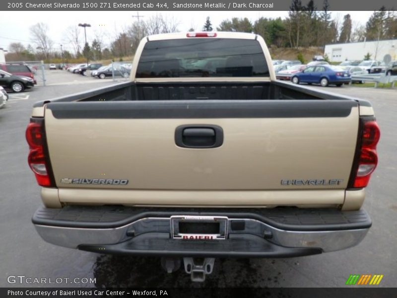 Sandstone Metallic / Dark Charcoal 2005 Chevrolet Silverado 1500 Z71 Extended Cab 4x4