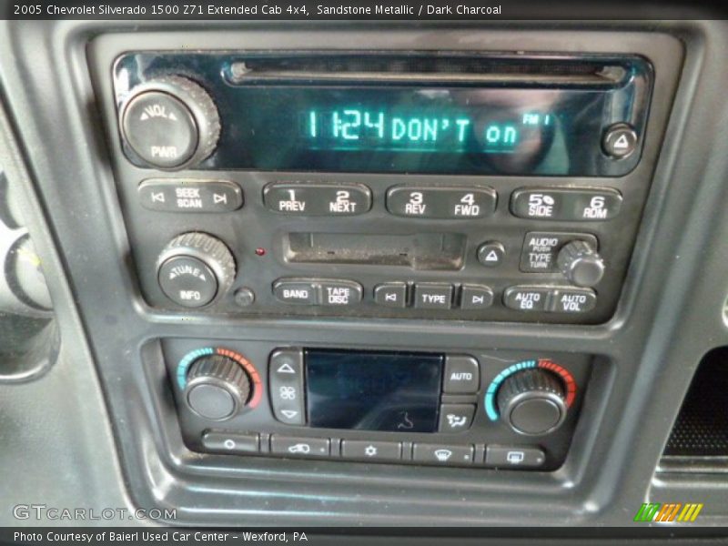 Controls of 2005 Silverado 1500 Z71 Extended Cab 4x4