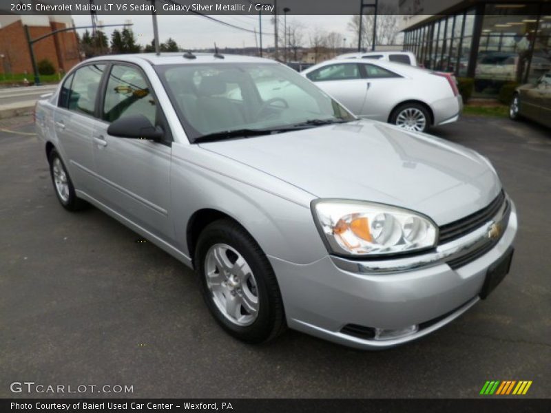 Front 3/4 View of 2005 Malibu LT V6 Sedan