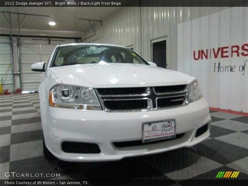 Bright White / Black/Light Frost Beige 2012 Dodge Avenger SXT