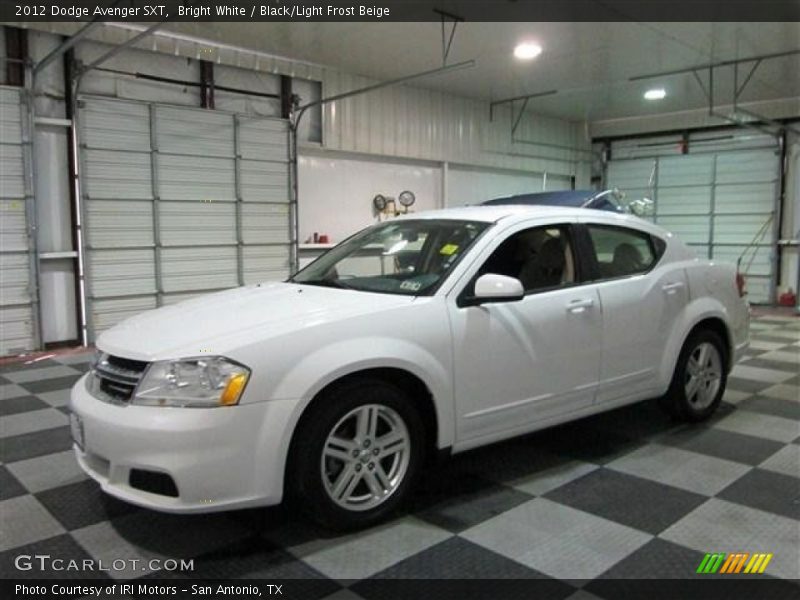 Bright White / Black/Light Frost Beige 2012 Dodge Avenger SXT