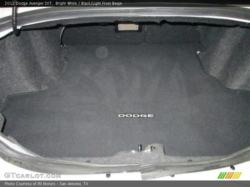 Bright White / Black/Light Frost Beige 2012 Dodge Avenger SXT