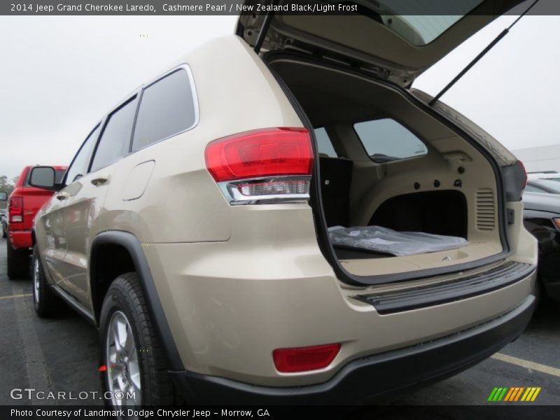 Cashmere Pearl / New Zealand Black/Light Frost 2014 Jeep Grand Cherokee Laredo