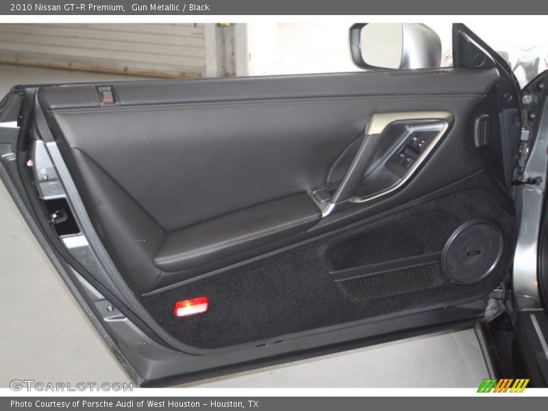 Door Panel of 2010 GT-R Premium