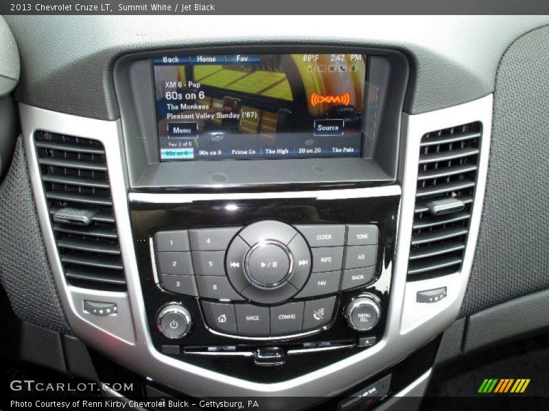 Summit White / Jet Black 2013 Chevrolet Cruze LT
