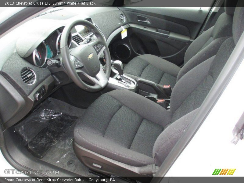 Summit White / Jet Black 2013 Chevrolet Cruze LT