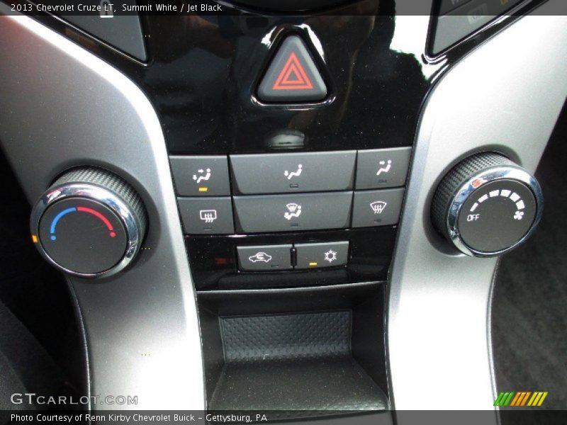 Summit White / Jet Black 2013 Chevrolet Cruze LT