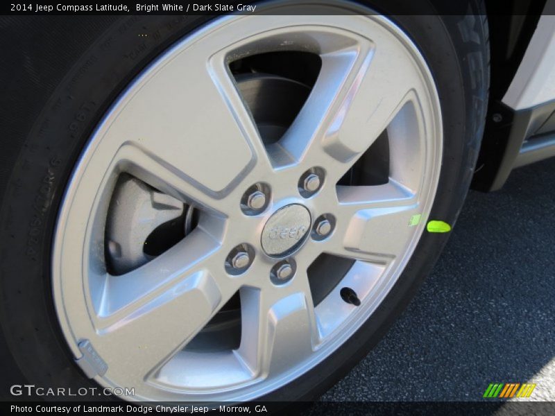 Bright White / Dark Slate Gray 2014 Jeep Compass Latitude