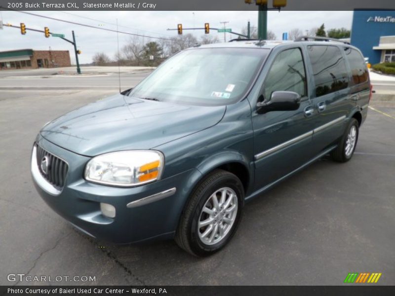 Front 3/4 View of 2005 Terraza CXL