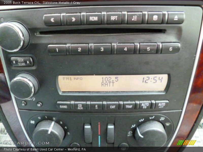 Controls of 2005 Terraza CXL