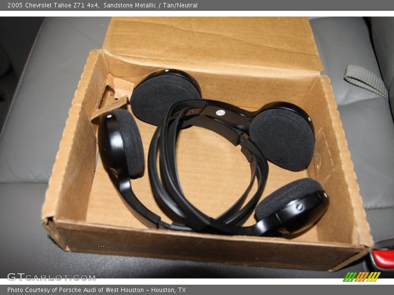Sandstone Metallic / Tan/Neutral 2005 Chevrolet Tahoe Z71 4x4