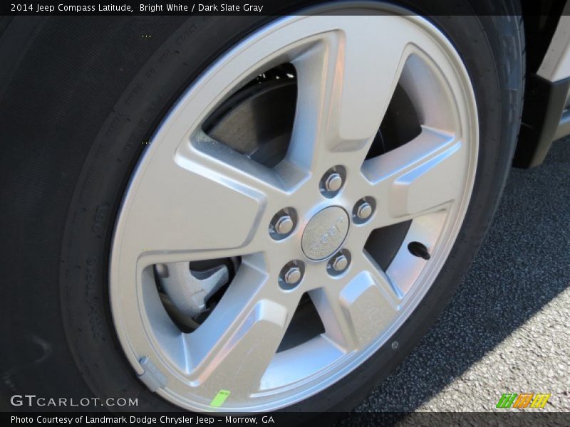 Bright White / Dark Slate Gray 2014 Jeep Compass Latitude