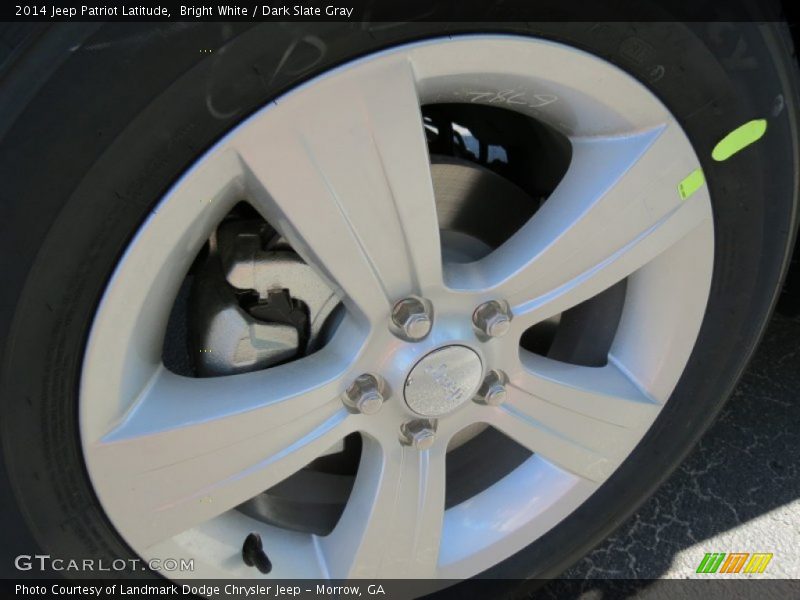 Bright White / Dark Slate Gray 2014 Jeep Patriot Latitude