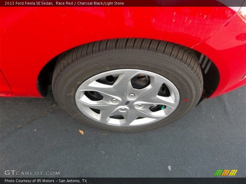 Race Red / Charcoal Black/Light Stone 2013 Ford Fiesta SE Sedan