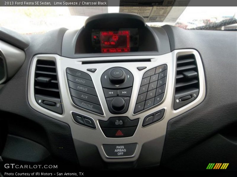 Lime Squeeze / Charcoal Black 2013 Ford Fiesta SE Sedan