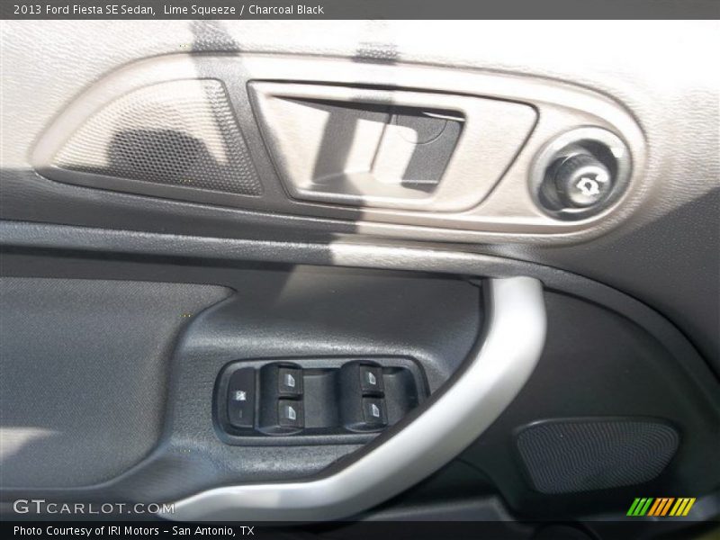 Lime Squeeze / Charcoal Black 2013 Ford Fiesta SE Sedan