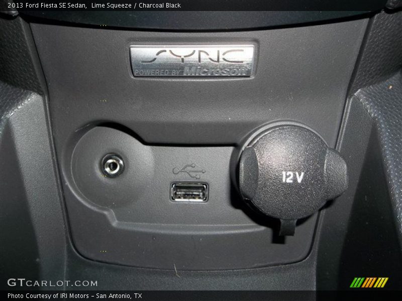 Lime Squeeze / Charcoal Black 2013 Ford Fiesta SE Sedan