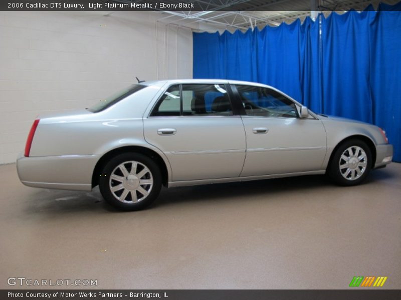 Light Platinum Metallic / Ebony Black 2006 Cadillac DTS Luxury