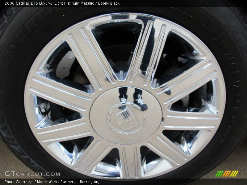 Light Platinum Metallic / Ebony Black 2006 Cadillac DTS Luxury