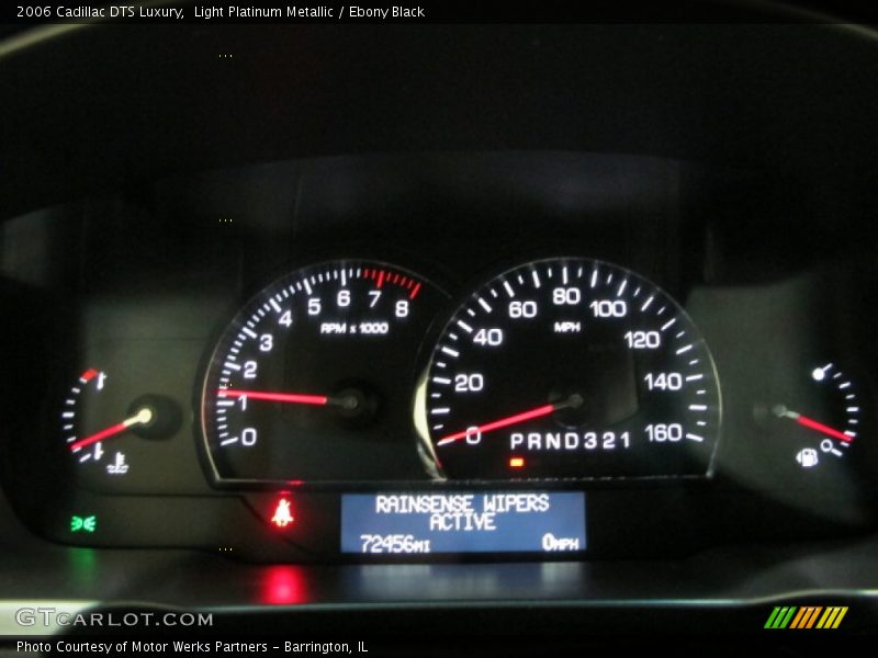 Light Platinum Metallic / Ebony Black 2006 Cadillac DTS Luxury