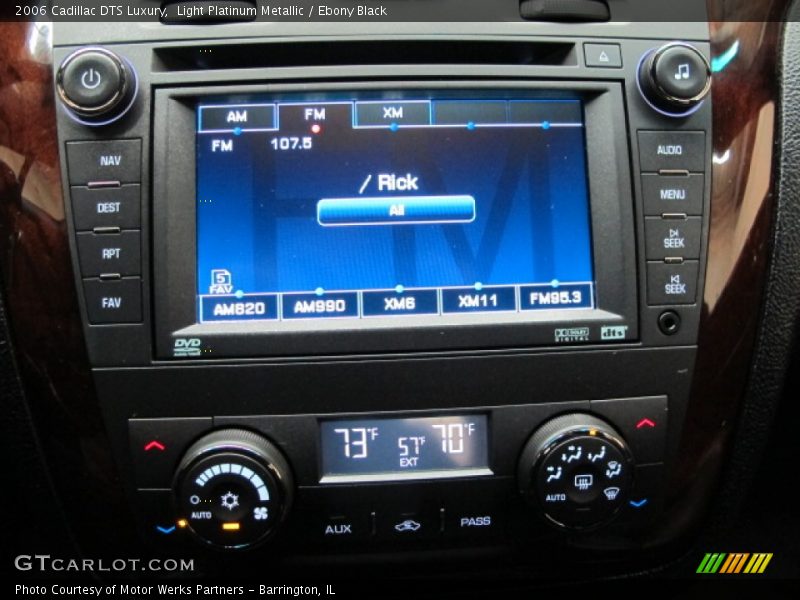 Light Platinum Metallic / Ebony Black 2006 Cadillac DTS Luxury