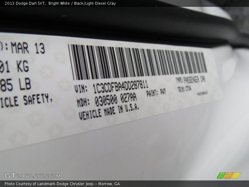 Bright White / Black/Light Diesel Gray 2013 Dodge Dart SXT