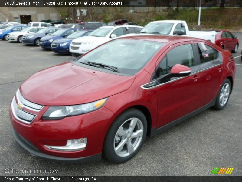 Front 3/4 View of 2013 Volt 