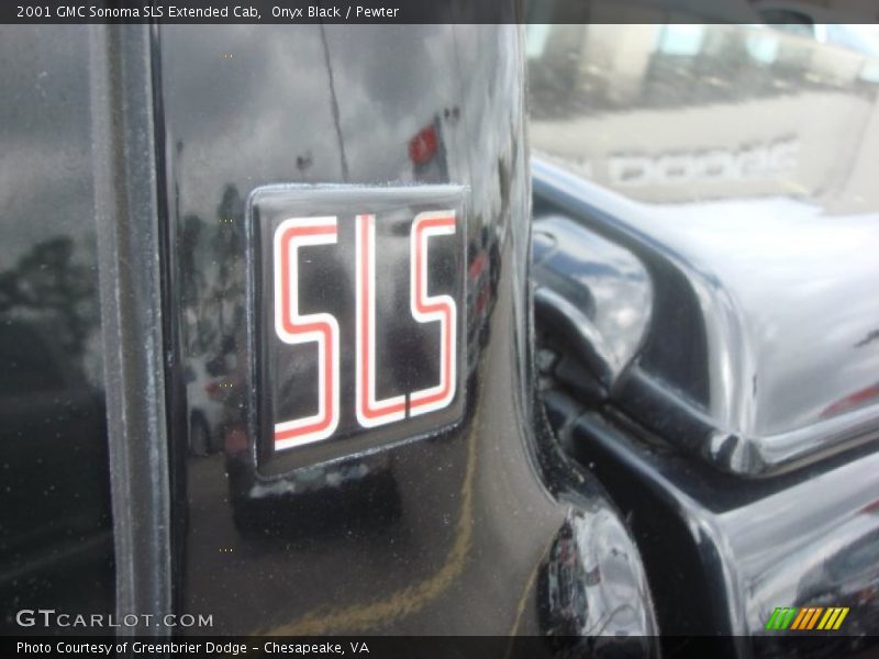  2001 Sonoma SLS Extended Cab Logo